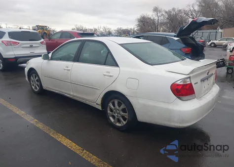 2005 Toyota Camry Xle V6 z USA, uszkodzony, nr VIN 4T1BF32K95U085455